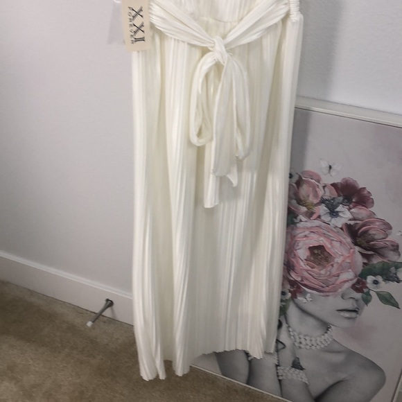 Long gorgeous pleated silk cream dress. Sz S. NWT - Picture 6 of 9